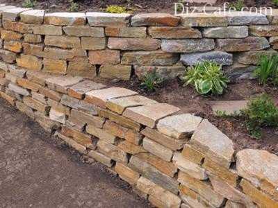 Как сделать стену из камней в саду