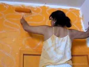 Окраска стен под мрамор